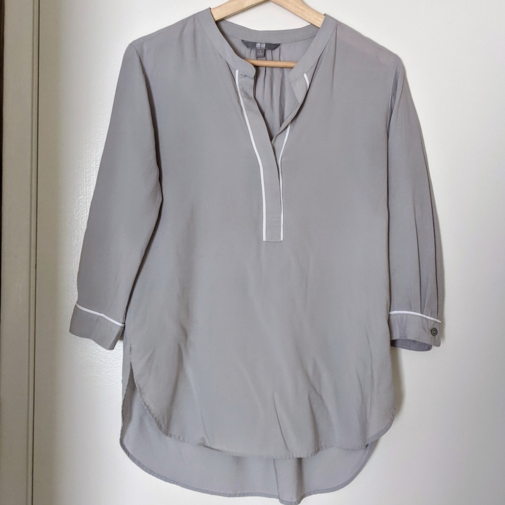 Grey blouse with trim